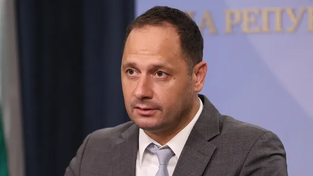 Петър Витанов за атакуваните кораби: Хипотезата е, че става дума за руски удари