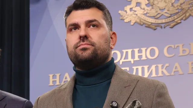 Георг Георгиев: Радев трябваше да се обади директно на Путин