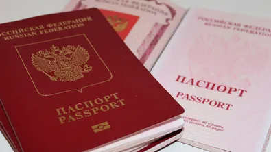 Брюксел приготвя нови ограничения на достъпа на руснаци до ЕС