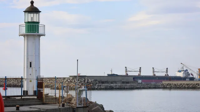 Премиерът Радев: Не очаквам проблеми с корабите от пристанищата на България