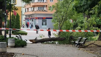 Затвориха училищата в Сливен заради лошото време