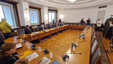 Правната комисия в НС не събра кворум за промените за публичност на помилванията