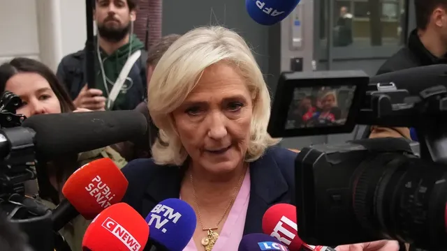Льо Пен и Меланшон набират подкрепа преди президентските избори във Франция