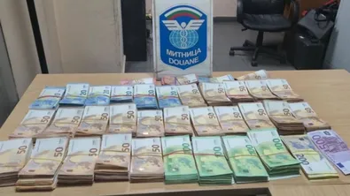 Задържаха 162 700 евро, укрити в турски камион на „Капитан Андреево“