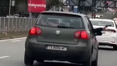 Варненец размаха пластмасов пистолет от колата и уплаши минувачи