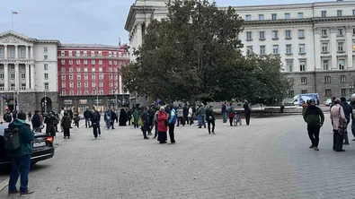 Протест срещу реакцията на властта за кризата в Черно море започна в София