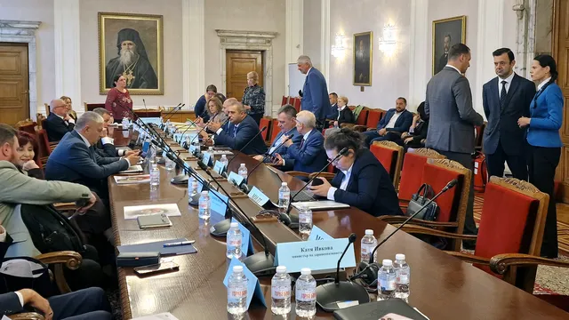 По-строг контрол върху износа и по-бърз внос на лекарства предвиждат промени в закона