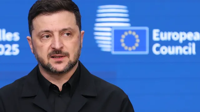 Зеленски: Ще продължим да живеем и да се сражаваме с достойнство