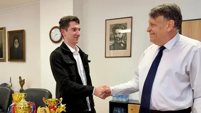 Български ученик със златни медали по математика ще представя страната ни на световен финал в Китай