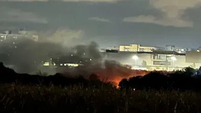 Пожар избухна в незаконно сметище в София, пожарните трудно достигат до мястото