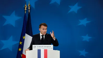 Макрон: Европа няма да изостави Украйна и ще засили подкрепата си
