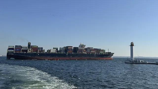 Спасителите в Черно море: Открихме части от спасителни жилетки, но нямаше хора в тях