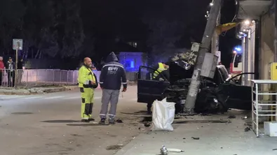 Шофьор загина, след като се блъсна в две коли и стълб в Добрич