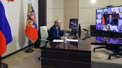Путин наблюдава размирниците във Франция. И харесва това, което вижда