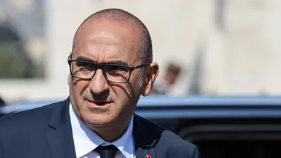 Макрон отказа оставката на вътрешния министър след размириците във Франция