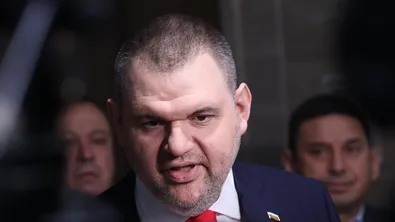 Пеевски обяви кампания срещу корупцията и обвини властта в авторитаризъм