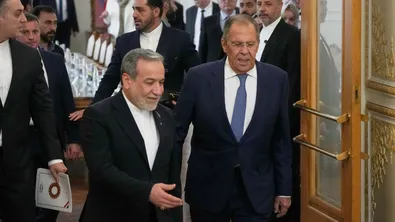 В Техеран Лавров заклейми "незаконните, агресивни действия на САЩ и Израел"
