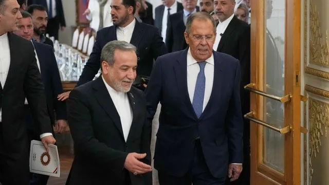 В Техеран Лавров заклейми "незаконните, агресивни действия на САЩ и Израел"