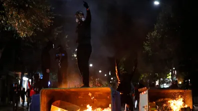 Еди Рама обвини външни фактори в "хибридна война" зад безредиците в Албания