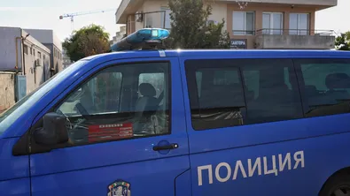ГДБОП проверява сграда с табела "Счетоводна кантора" в Бургас