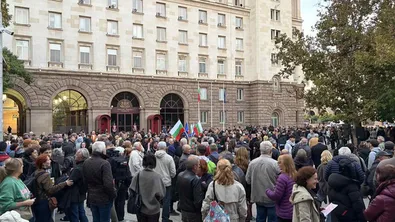 Недоволни излизат тази вечер на пореден протест срещу властта в центъра на столицата