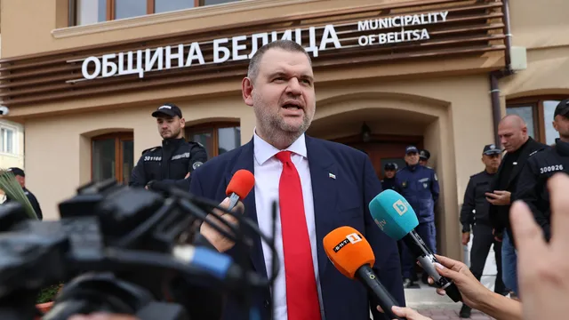 "Няма да се огънем": Делян Пеевски с подкрепа за кмета на Белица от място