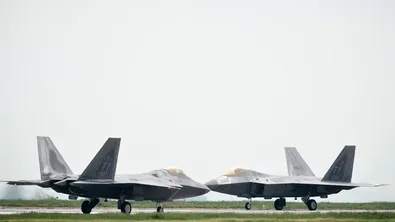 Американски военен самолет кацна в Бургас