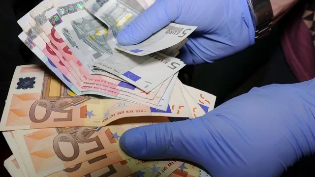 Възстановиха над 13 900 евро на 81-годишна жена, жертва на телефонна измама