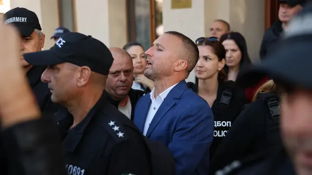 Повдигнаха обвинение на кмета на Белица, местят го под конвой в Бургас
