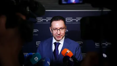 Даниел Митов: Радев започва да прилича на ранния Цветанов и Кирил Петков