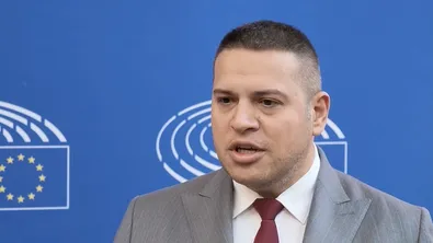 Евродепутати от ДПС: Задържането на трима кметове е политически натиск преди изборите