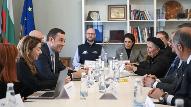 Терзиев: До 2035 г. над 80% от софиянци трябва да използват градски транспорт