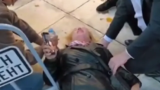 Журналистката на ПИК Соня Колтуклиева във ВМА след грубо изблъскване от охранител на НСО