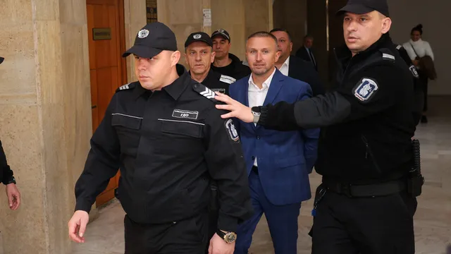 Кметовете на Сунгурларе и Белица остават в ареста по обвинения за търговия с влияние