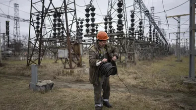 Руски удари оставиха над 500 000 души без ток в Украйна