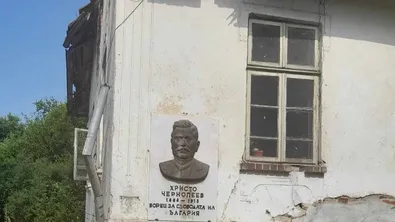 Христо Чернопеев се отказа от депутатското място и загина за родината, но как България пази паметта за него?