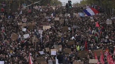Близо 1000 арестувани след масови протести във Франция
