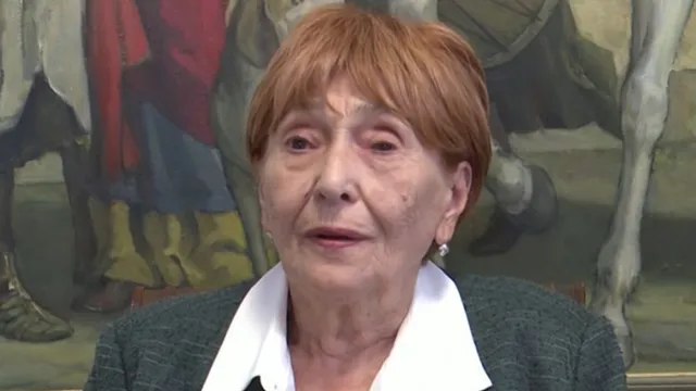 Нападнаха майката на Александър Вучич в Белград
