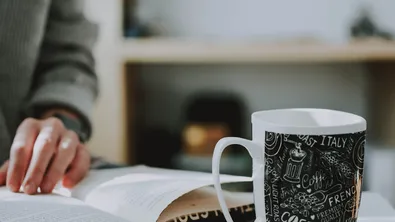 Книга вместо телефон: 6 минути, които помагат срещу стреса