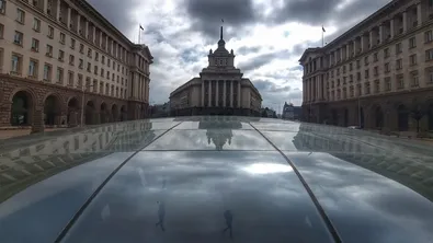 Анализатори: Ниската активност, ситуацията в Черно море и управлението на Радев повлияха на президентския вот