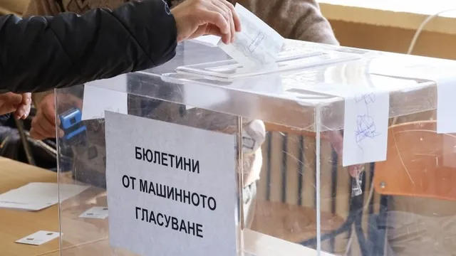 Изборна комисия в "Красна поляна" чака транспорт за бюлетините, РИК не отговаря на обажданията