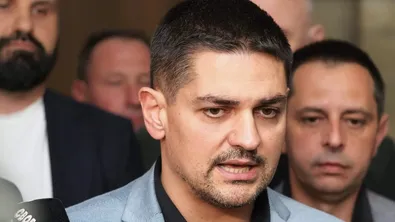 Радостин Василев за балотажа: Или гласувайте за Гюров, или си останете вкъщи