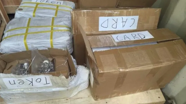 Митничари във Варна задържаха над 45 000 недекларирани стоки в контейнер от Китай