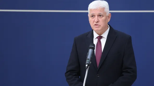 Министър Стоянов потвърди за ударен с три дрона кораб в Черно море