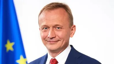 Еврокомисарят по бюджета пристига днес в София за срещи с Радев, Донев и Пеканов