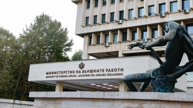 МВнР: Няма данни за пострадали българи при катастрофата с влакове в Испания