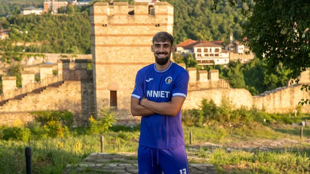 Етър поднови договора на един от водещите си футболисти