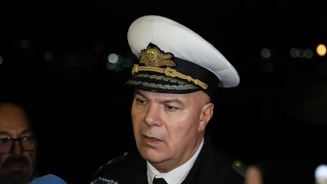 Командирът на ВМС: 20 контейнера с опасни товари са паднали в Черно море след атаката край Калиакра