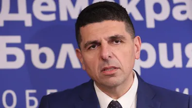 Ивайло Мирчев постави пет въпроса за атаката срещу контейнеровоза край Калиакра