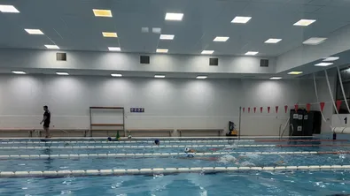 Плуването не е просто спорт: защо все повече родители избират водата за своите деца?